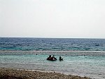 This divers check, if everthing is OK, before entering the first pool at the dive site &quotThree Pools".